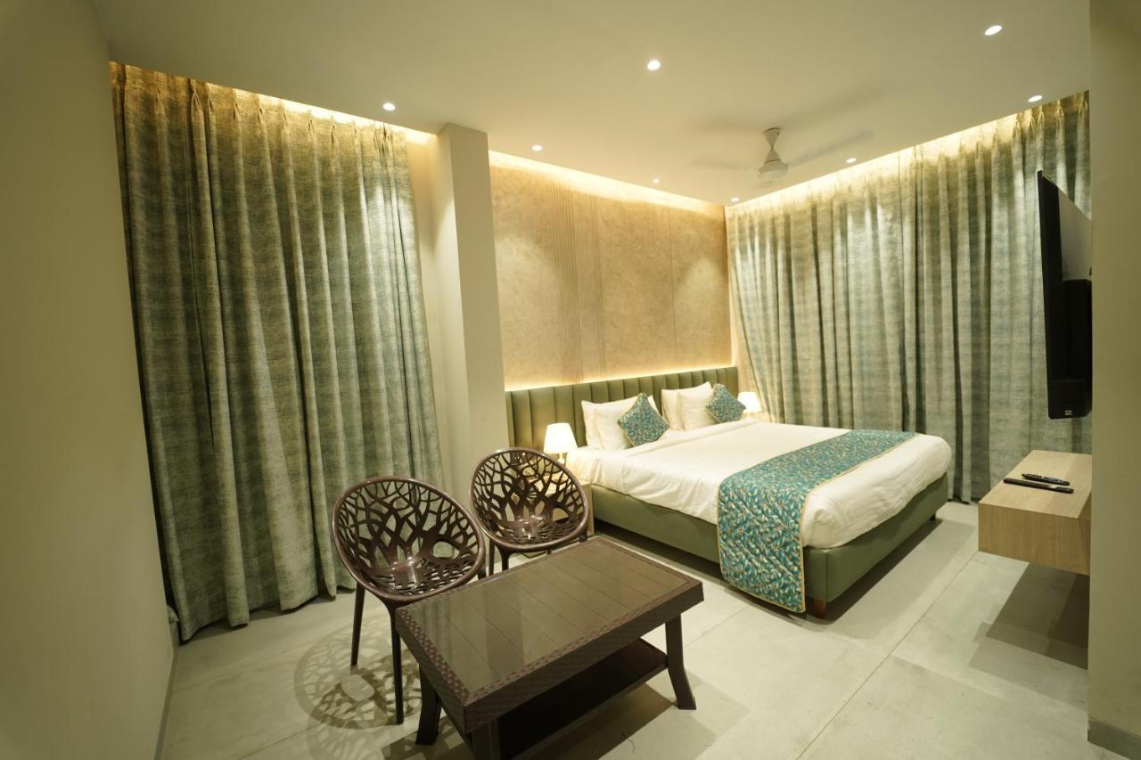 Hotel Laksh Raipur  Luaran gambar